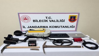 Bilecik'te 4 kişi define ararken suçüstü yakalandı