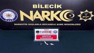 Bilecik'te bir araç 3 şüpheli şahıs üzerinde bonzai ele geçirildi