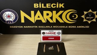 Bilecikte bir şahsın üzerinde esrar maddesi çıktı