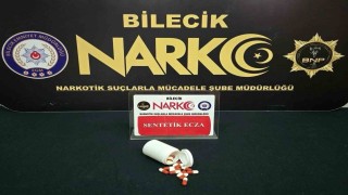 Bilecikte şehirlerarası otobüste 2 şahıs üzerinden uyuşturucu çıktı