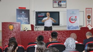 Bilim Kafe'de öğrencilere Gazze'deki eğitim mücadelesi anlatıldı