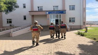 Bingöl'de jandarmadan uyuşturucu ve kaçakçılık operasyonları