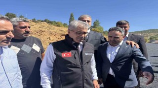 Bingöl'de köy yolları sıcak asfaltla yenileniyor: Hedef bu yıl 100 kilometre