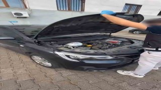 Bingöl'de otomobilin motor bölümünde esrar ele geçirildi: 3 tutuklama