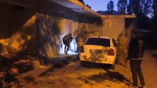 Bitliste sosyal medyada suç örgütünü öven şahıslara operasyon: 3 tutuklama