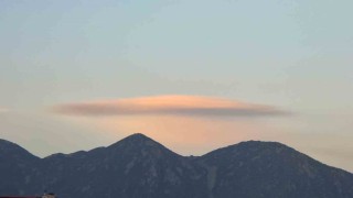 Bitlis'te UFO'ya benzeyen mercek bulutu dikkat çekti