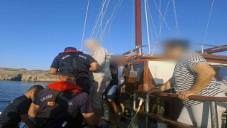 Bodrum ve Marmariste ticari yatlarda rahatsızlanan iki kişinin tıbbi tahliyesi yapıldı