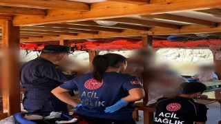 Bodrum'da gezi teknesinde rahatsızlanan vatandaşa tıbbi tahliye
