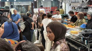 Boluda aileler okul öncesi alışverişinde: İğne atsan yere düşmez