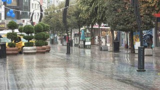 Boluda sağanak yağış hayatı olumsuz etkiliyor