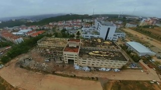 Boyabat'ta eski hastane binasının yıkımına başlandı