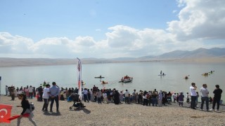 Bulanık'ta 'Su Sporları ve Plaj Oyunları Şenliği' düzenlendi