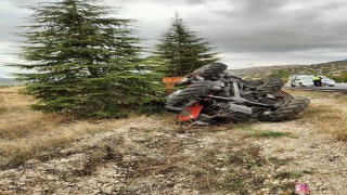 Burdur'da traktör devrildi, sürücüsü yaralandı