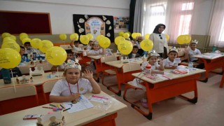 Bursada 598 bin öğrenci ilk ders ziliyle sınıfları dolduracak