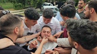 Bursada asırlık düğün geleneği: 200 metreyi 4 saatte geçtiler