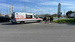 Bursada kavşakta iki otomobil çarpıştı: 1 yaralı
