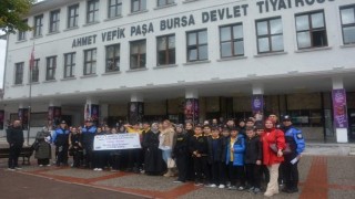 Bursa'da polisten öğrencilere tiyatro sürprizi