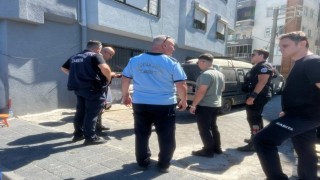 Bursa'da seyyar satıcı denetiminde arbede: Zabıta memuru yaralandı
