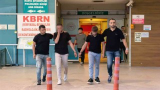 Bursada yaşlı kadını 1.5 milyon lira dolandıran çete yakayı ele verdi