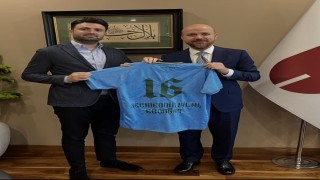 Bursaspor Başkanı Çelik'ten Bilal Erdoğan'a özel forma