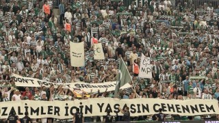 Bursaspor taraftarından Kızılyıldıza mesaj