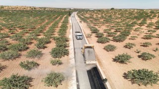 Büyükşehir'den Birecik'te 40 kilometrelik grup yoluna sathi asfalt
