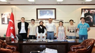 Büyükşehirden YKSde dereceye giren öğrencilere ödül