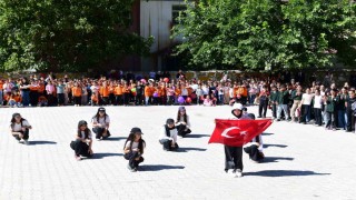 Çatak'ta İlköğretim Haftası kutlandı