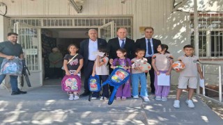 Çermikte 300 öğrenciye okul çantası dağıtıldı