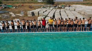 Cevdetiye’de Çocuklar İçin Portatif Yüzme Havuzu Kuruldu