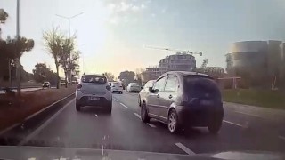 Çevre yolunda tehlikeli manevra kamerada
