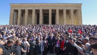 CHP Genel Başkanı Kılıçdaroğlu Anıtkabiri ziyaret etti