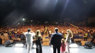 Çivril Elma Festivalinin muhteşem finalini Derya Uluğ yaptı