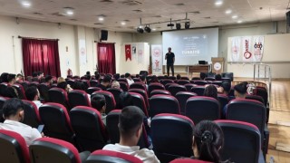 Cizre'de evlilik öncesi gençlere aile hayatının temelleri anlatıldı