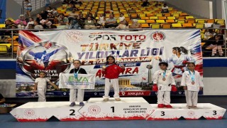 Çorum Belediyesi sporcuları karatede zirveyi bırakmıyor