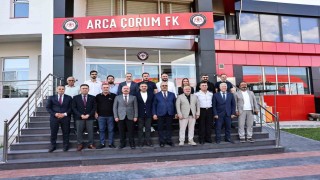 Çorum protokolünden Çorum FKya ziyaret: Kulüpp hedefleri istişare edildi
