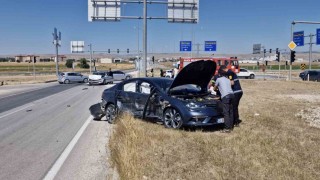 Çorumda iki otomobil çarpıştı: 5 yaralı