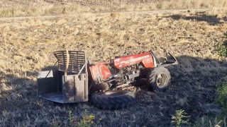 Çorumda minibüsün çarptığı traktör şarampole yuvarlandı: 1 ölü, 1 yaralı