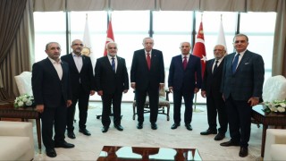 Cumhurbaşkanı Erdoğan, HÜDA PAR Genel Başkanı Yapıcıoğlunu kabul etti