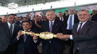 Cumhurbaşkanı Erdoğan, Yağlı Güreş Cumhurbaşkanlığı Kupası'nı takip etti
