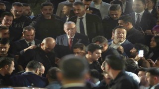 Cumhurbaşkanı Erdoğana Samsunda vatandaşlardan sevgi gösterisi