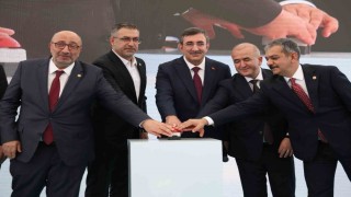 Cumhurbaşkanı Yardımcısı Yılmaz: "Sağlıkta erişimin en güçlü olduğu ülkelerden birisiyiz"
