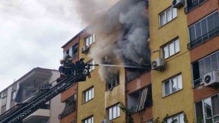 Denizlide dairede çıkan yangında 1i yatalak 2 kişi dumandan etkilendi