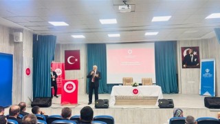 Diyanet İşleri Başkan Yardımcısı Şahin Hakkaride din görevlileriyle buluştu
