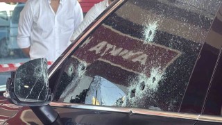 Diyarbakırda ışıkta duran otomobile silahlı saldırı: 2 yaralı