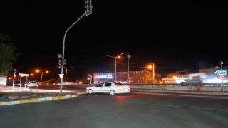 Diyarbakırda yolun karşısına geçen çocuk, otomobil çarpması soncu hayatını kaybetti