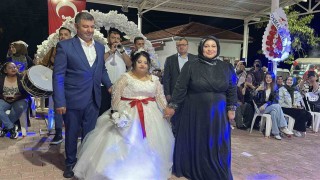 Down sendromlu genç kızın temsili düğününde duygu dolu anlar yaşandı