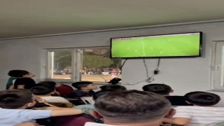 Düğüne Çorum FK maçı arası: Dışarıda halay çektiler, içeride maç izlediler