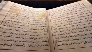 Dünyanın en büyük ikinci el yazması Kuran-ı Kerimi dikkat çekiyor