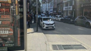 Duyarsız sürücü minibüsçüleri çileden çıkardı